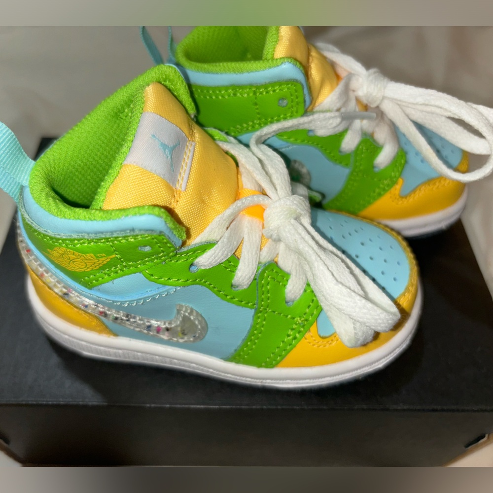 Air Jordan 1 Mid SE 'Recycled Grind'